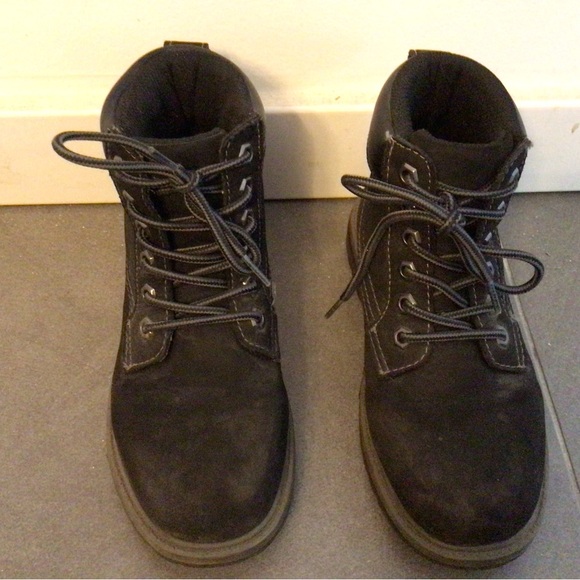 Eddie Bauer kids boots for fall - size 2 - Picture 2 of 5